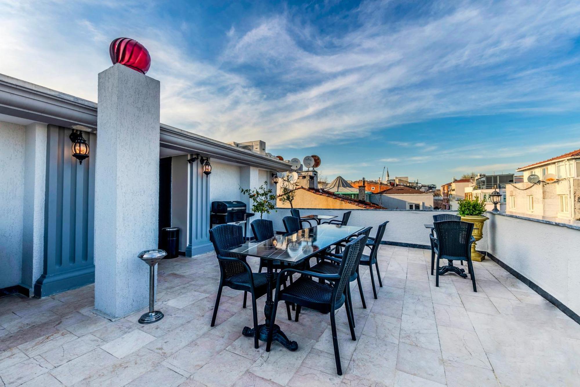 Golden Bazaar Hotel Istanbul Bagian luar foto